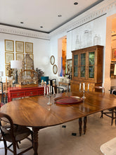 Mesa de comedor de nogal