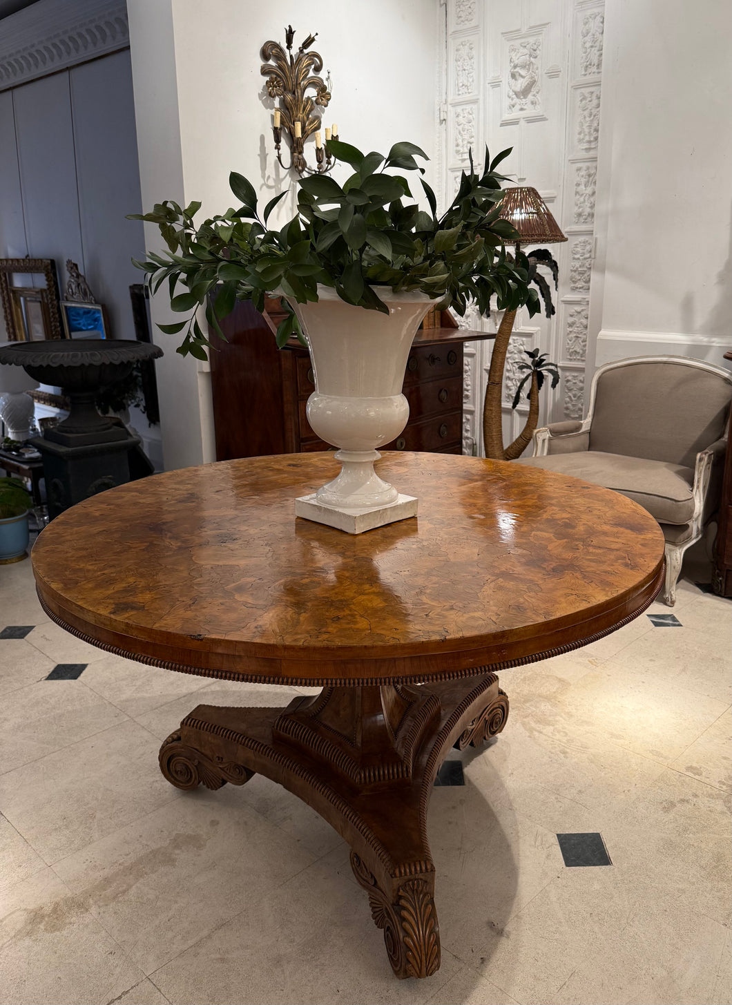 Mesa velador de raiz de olivo