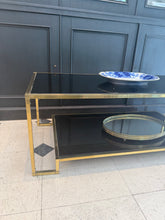 Mesa dd centro de laton