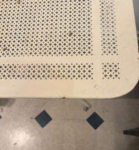 Mesa de hierro , pata marsella