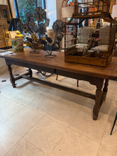 Mesa de castaño