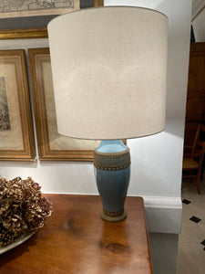 Lámpara azul montada en bronce